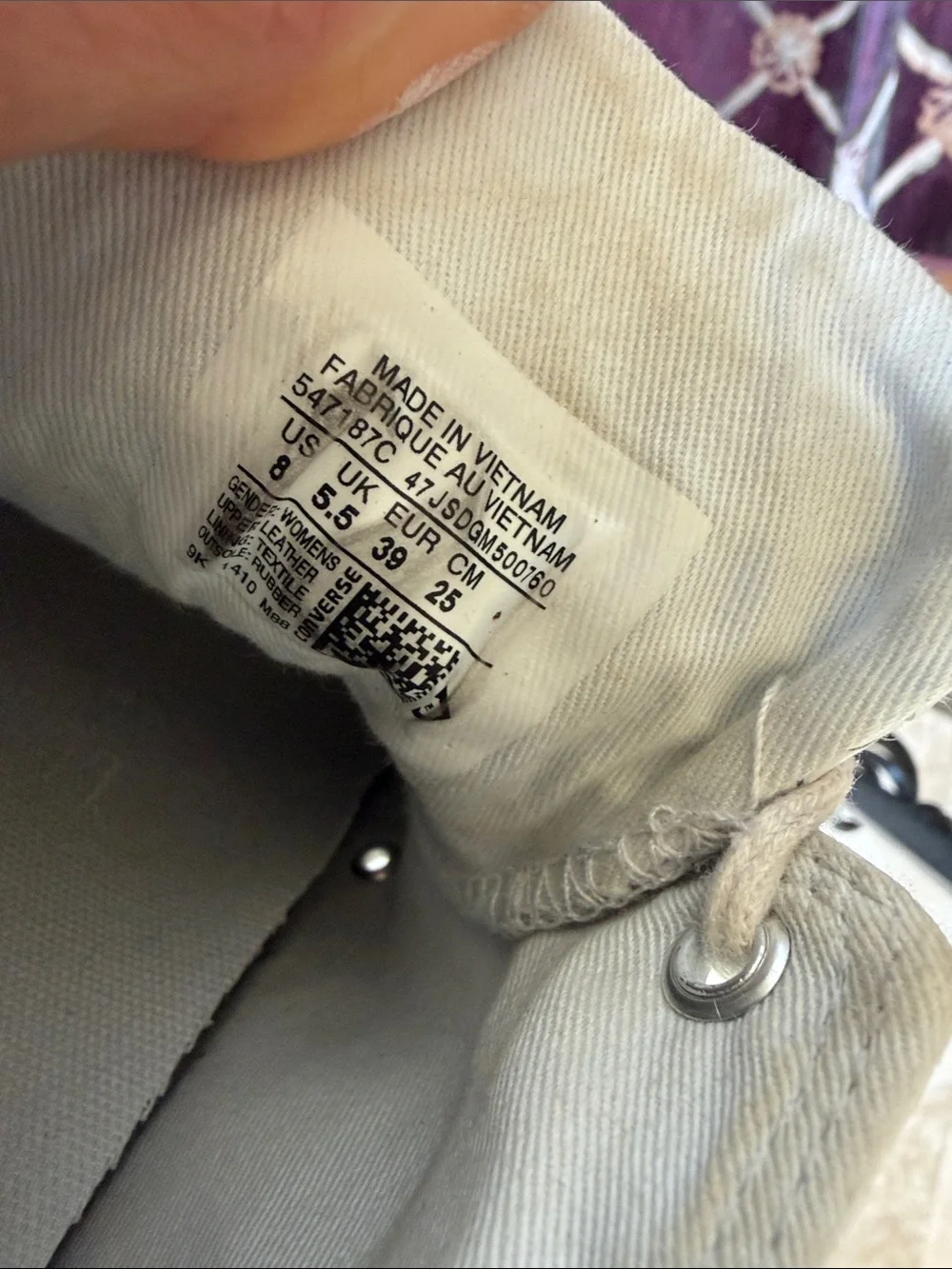 N/A converse chuck